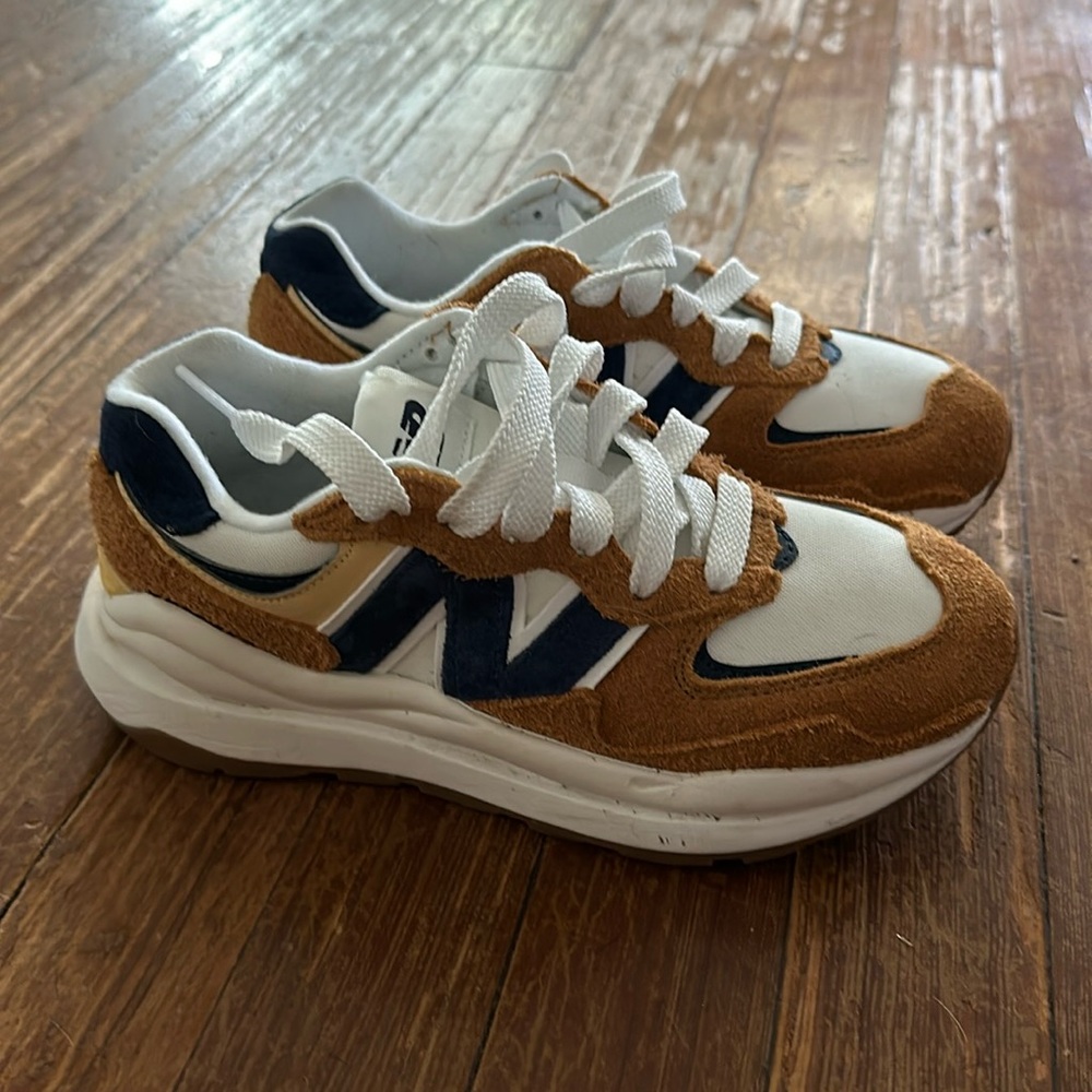 New Balance 57/40 5740 Tobacco / Navy Like New Size 6.5